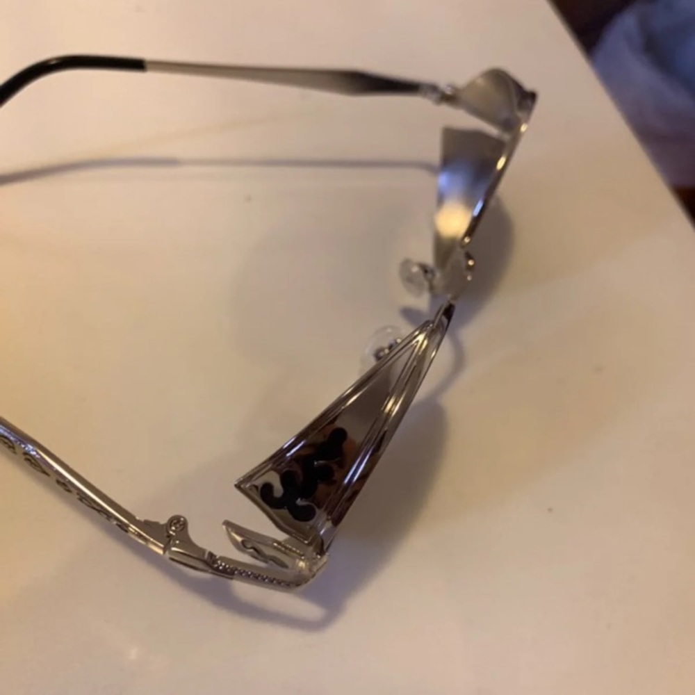 CIRCLE RIM SUNGLASSES WITH ENGRAVINGS - Picture 4 of 7